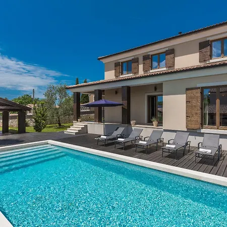 ヴィラ Dante Svetvinčenat