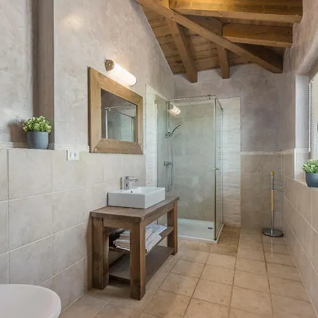 Dante Вилла Светвинченат